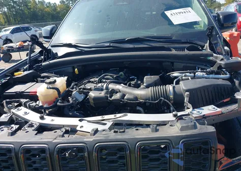 2023 Jeep Grand Cherokee L Limited 4X4 from USA, damaged, VIN 1C4RJKBG1P8712409